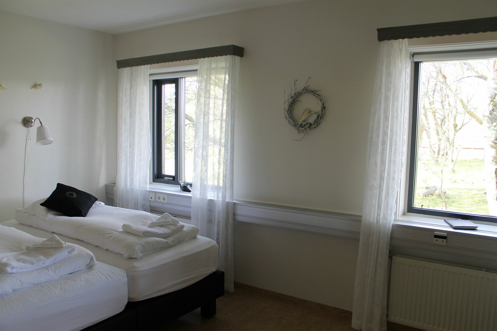 Skjaldarvik Guesthouse Акурейри Экстерьер фото