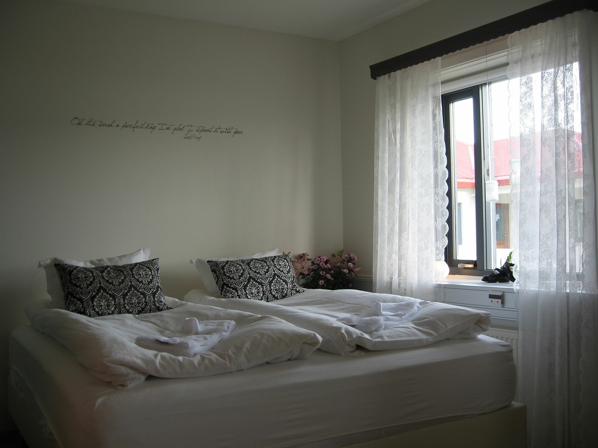 Skjaldarvik Guesthouse Акурейри Экстерьер фото
